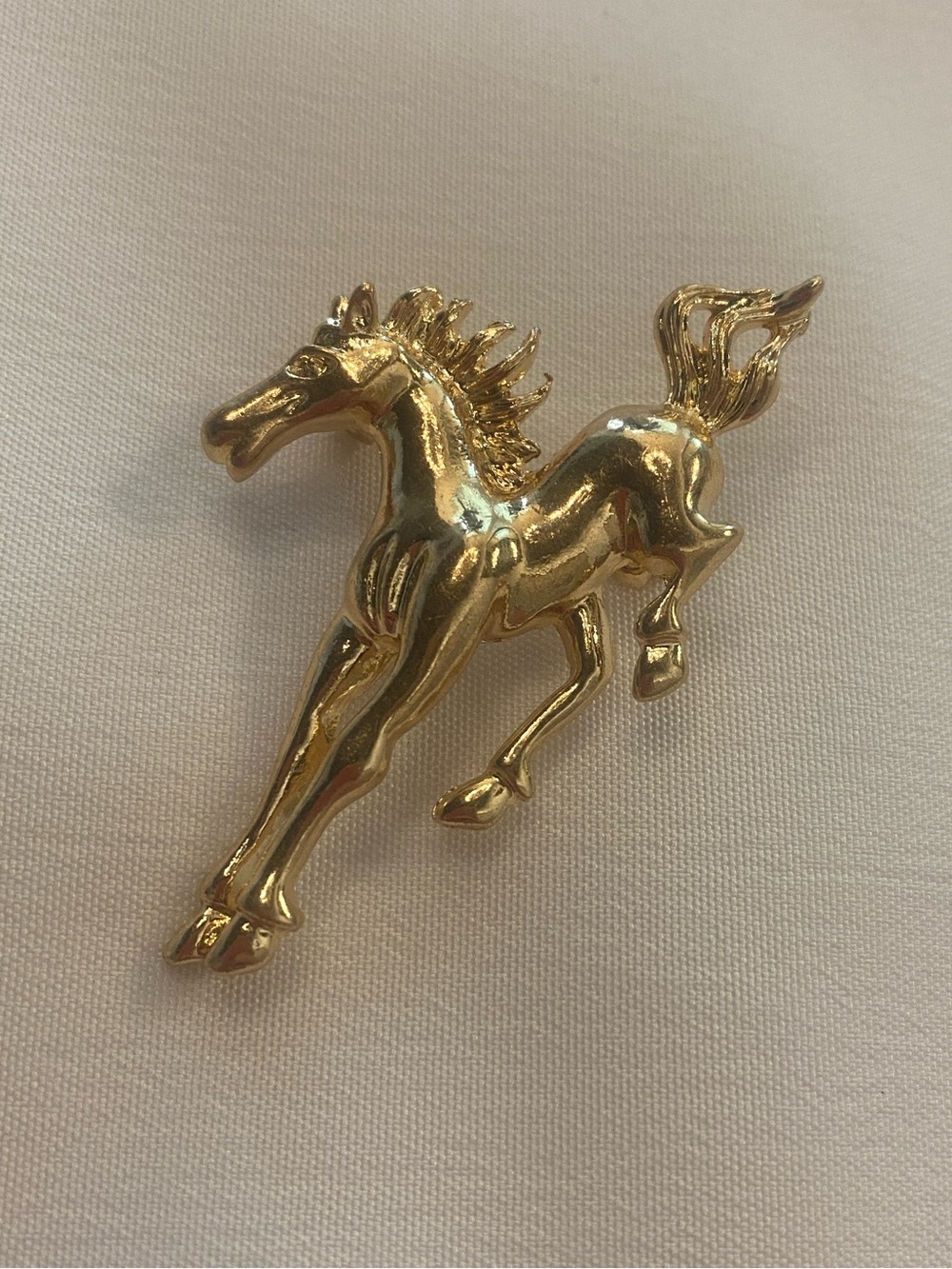 Horse Equestrian Brooch Gold Pin New